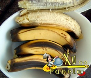 bananas cozidas na casca